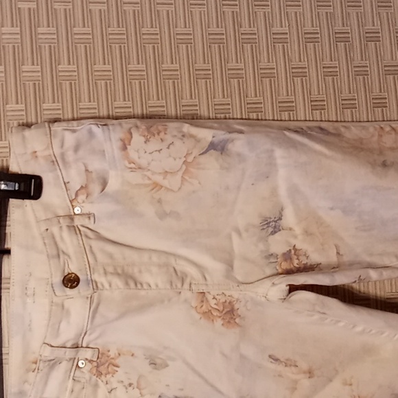 Chico's "Watercolor"the Platinum Jeggings in whitewash - Picture 7 of 8